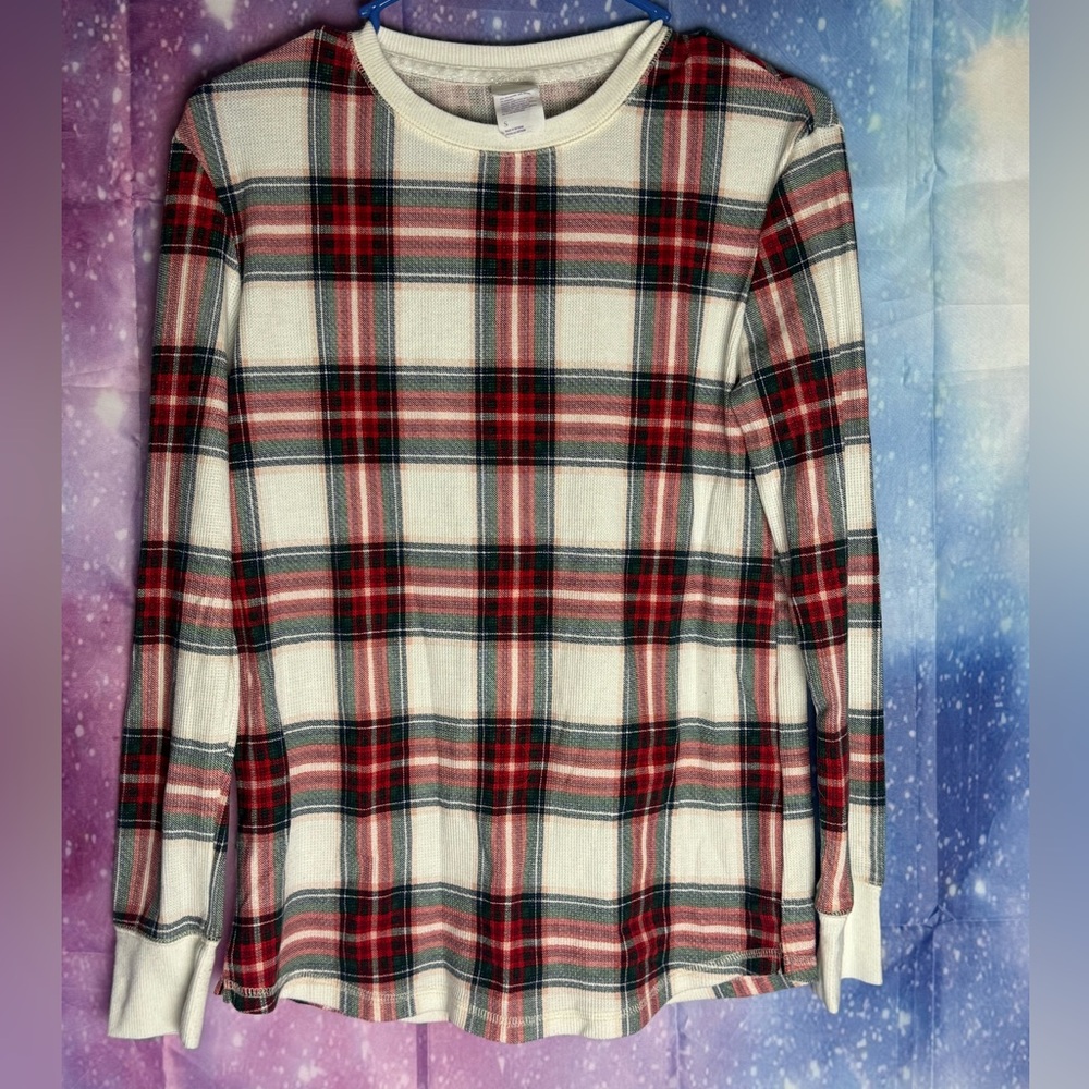 Stars above plaid pajama shirt 🛍